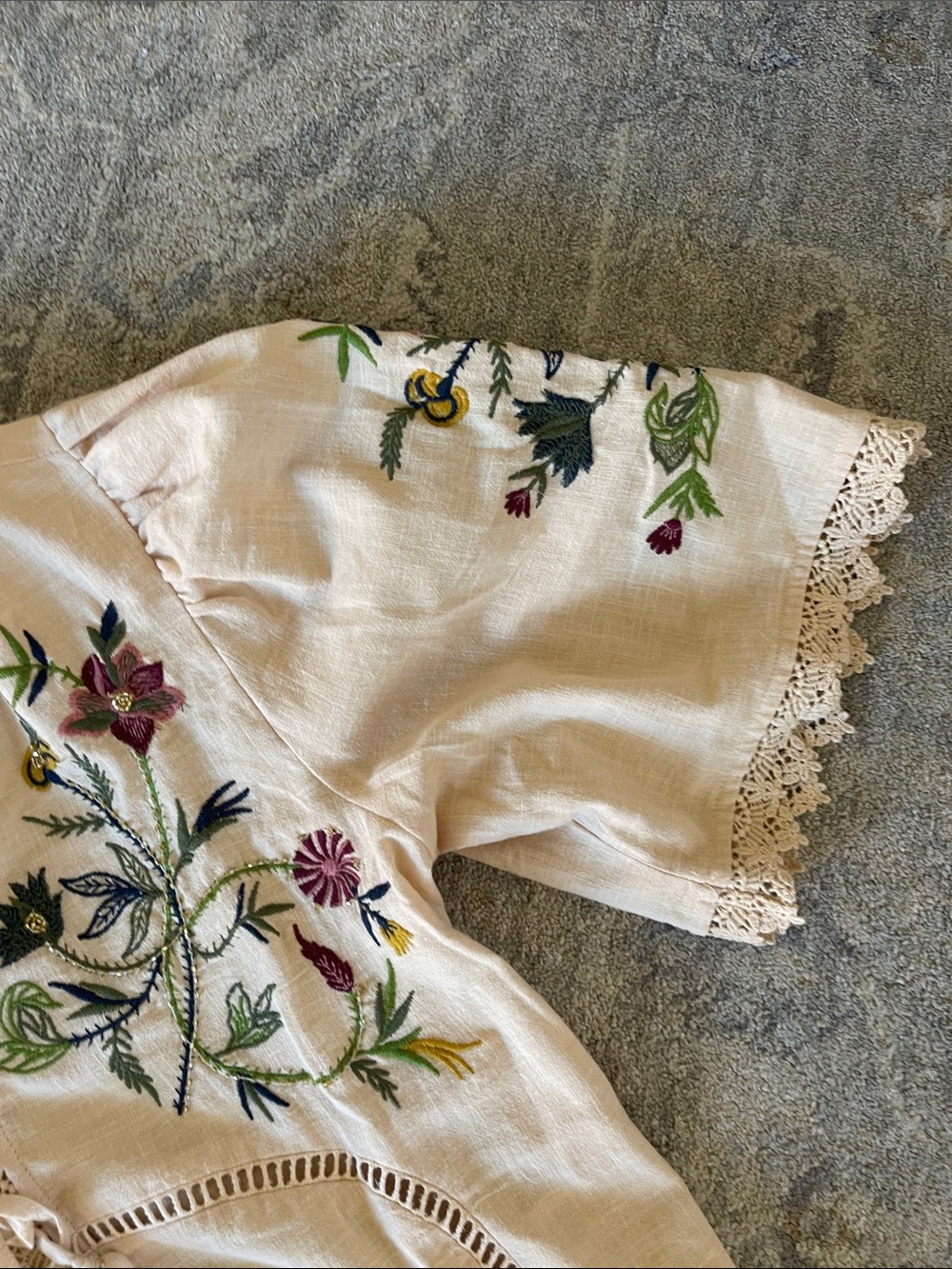 Embroidered Lace-Trim Cropped Blouse - Light Cream - Picture 3 of 7